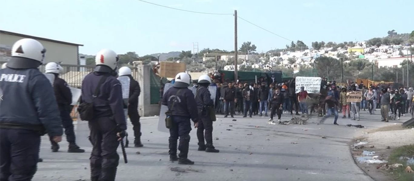 Επιθέσεις από παντού!: Νέος κύκλος επεισοδίων από αλλοδαπούς στη Μόρια (βίντεο)